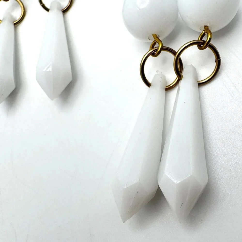 White Dangle Earrings Vtg Plastic Bead Drops Gold-Tone Accents Lightweight Long - Picture 7 of 8